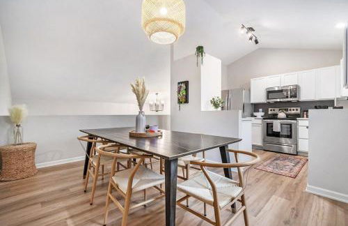 Elegant Escape-Fenced Yard BBQ & Cozy Fire Pit - Foto 15