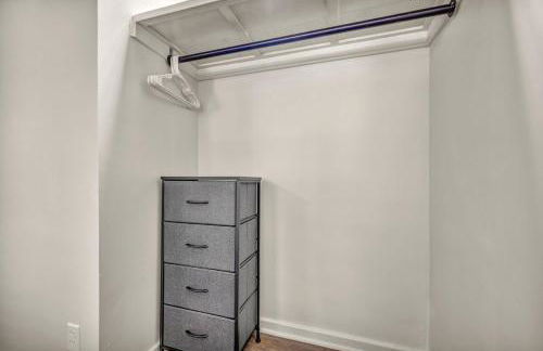 Fenced & Pet-Friendly! Modern 2BR Retreat! CLE-BW - Foto 10