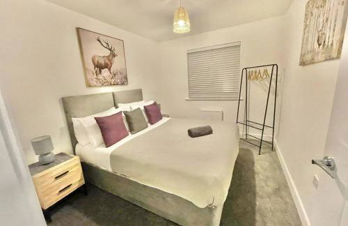 Swindon 3 Bedroom spacious home parking & garden - Foto 11