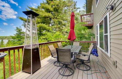 Private Dock Lakefront Family Home in Outing - Foto 1