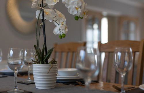 Maynor - Large Luxury House, Log Burner, Central Location - Photo 31