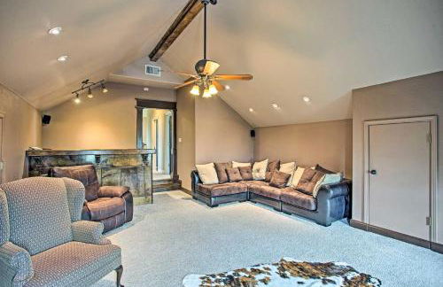 Home with Game Room and Fireplace 14 Mi to McKinney! - Foto 26