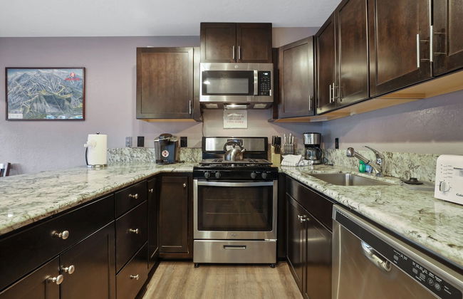 Ski In, Ski Out! 3 BDR Steps From Stagecoach Lift - Foto 10