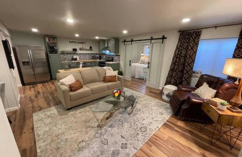 Utah Valley Retreat - Luxurious Self check-in Apt, UVU BYU, EV Charge - Foto 1