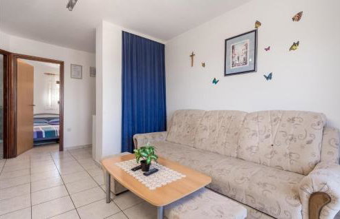 1 Bedroom Beautiful Apartment In Jablanac - Photo 5