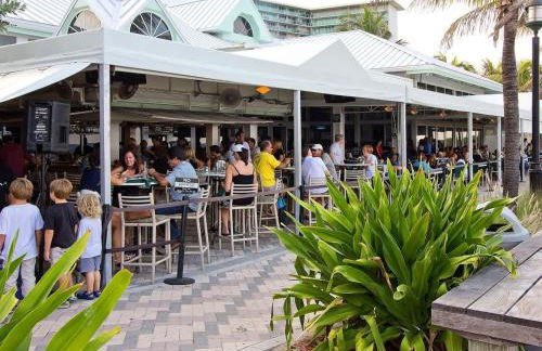 Hemingway 3 Bedroom Condo 2 Blocks from the Beach - Photo 33