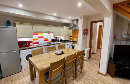 Lodge Nine for 6 with Hot Tub - Spa Resort in Devon - Foto 8