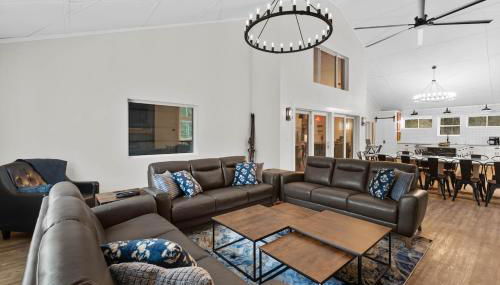 Brand New 4000 SF Vacation Home on 53 acres! - Foto 4