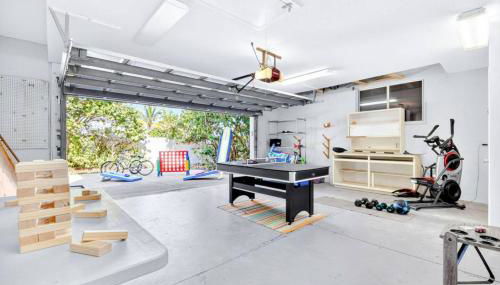 Oceanfront Escape - Private Beach Access - Game Room - Bikes - Surfboard - Foto 5, Game Room