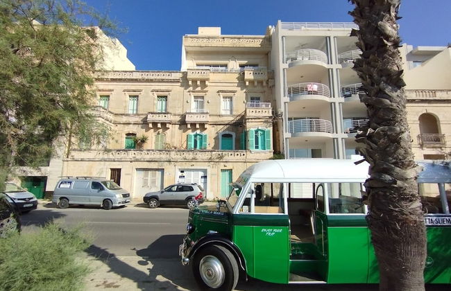 Blue Harbour – Seafront Self-Catering Holiday Penthouse – St Paul’s Bay - Foto 9