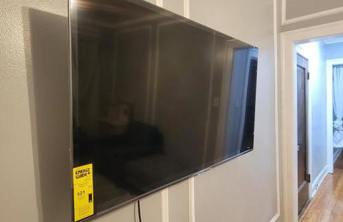 Across St Francis Hospital and near Northwestern - Foto 9