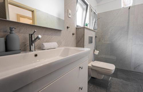 Villa Bosilen with private pool, near Trogir, Split airport, quiet area, family villa - Photo 38