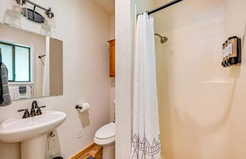 5 Mi to Mt Rainier Natl Park Cozy Cabin with Deck! - Foto 14