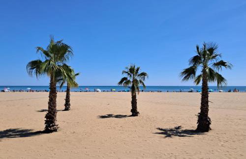 Appartement refait à neuf, climatisé, en rez-de-jardin, à 30 secondes de la plage - Foto 12