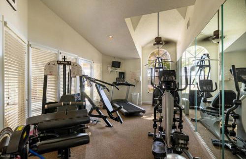 Tranquil Condo Walk to Beach - Foto 5