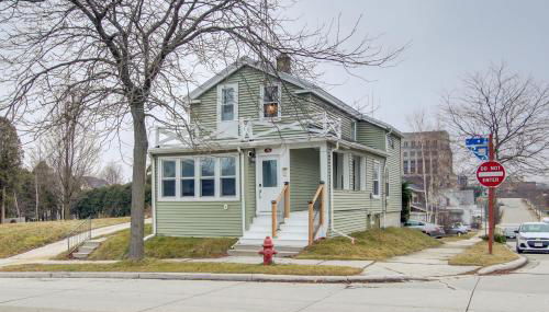 Family-Friendly House Walk to Lake Michigan! - Photo 3