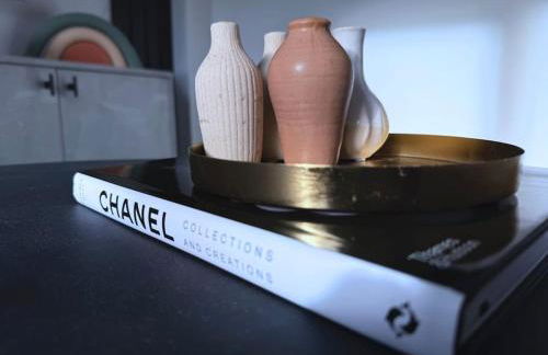 Adeluxe Home - Luxury 2 Bedroom Entire House with Free WiFi, Disney, Netflix and Amazon Prime Included - Foto 8