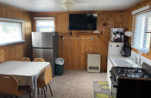 Cozy cabin #1 at Aspen Ridge Cabins - Photo 2