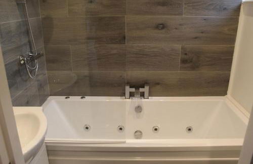 Albert Luxury Hottub and Jacuzzi Apartments - Foto 66