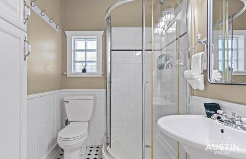 East Austin 2BR 1BA w Patio and Grill, Pet-Friendl Walk to 6th By Austin Vacay - Foto 25