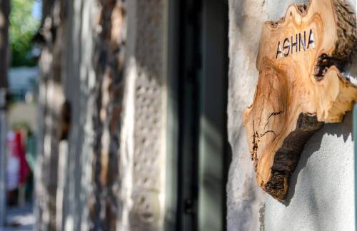 Perachori Boutique Studios - Photo 19