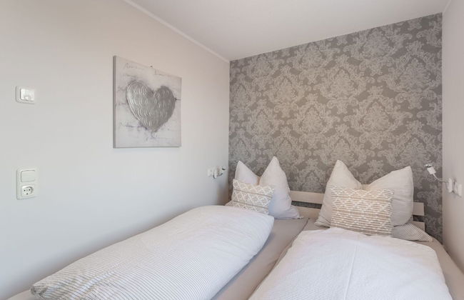 Holiday Home on the Mountain With Views - Photo 7