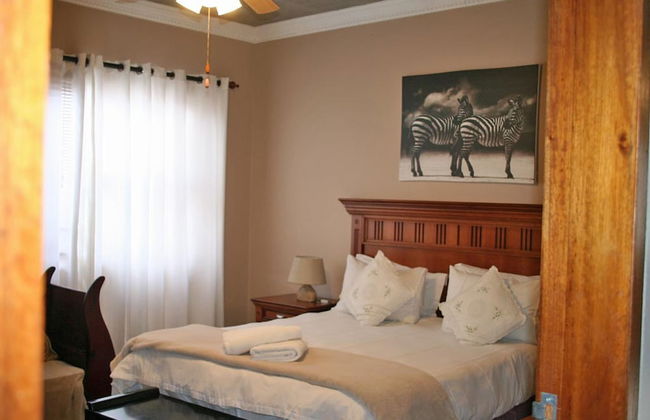 "room in B&B - Room for 6 - Amarachi Guesthouse in Swakopmund Namibia Near Beach and Malls!" - Photo 1