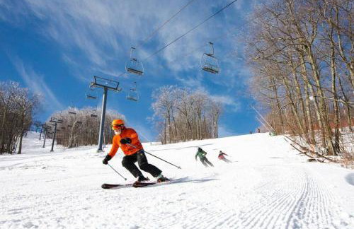 Unique Fully Restored Landmark Barn in Hudson - Foto 26