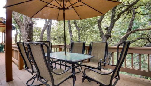 Spacious Pine Mountain Club Cabin with Fire Pit - Photo 3