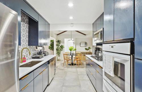 5-BR Relaxing Retreat with Pool Hot tub Fire Pit - Foto 13