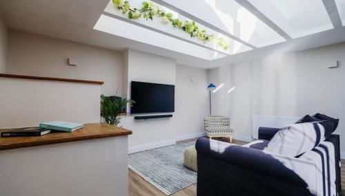 Light and spacious loft apartment in town centre - Foto 3