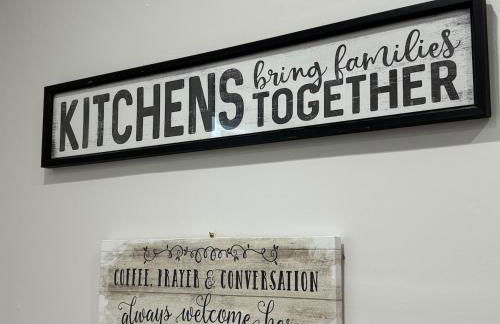 Quantico 3 BR SFH King Beds Game Room Walk to Train Station - Foto 35