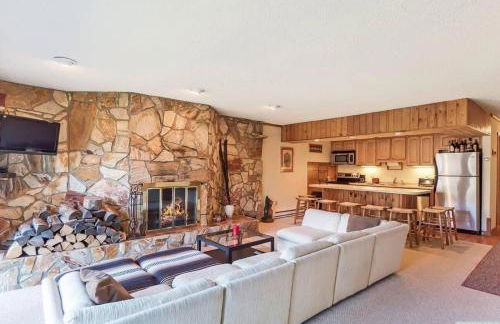 SPECTACULAR CATSKILLS 4 BEDROOM VACATION OASIS- Gorgeous Hunter Mountain Views! - Foto 3