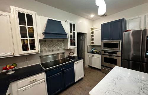 Farmhouse Oasis w Pool Heated Spa Treehouse and Game Room Located Centrally off I-4 - Foto 10