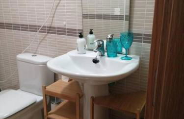 Alicante airport and beach - Foto 20