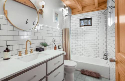 Lakefront Log Cabin, Private Lake Access w/Peloton - Foto 61