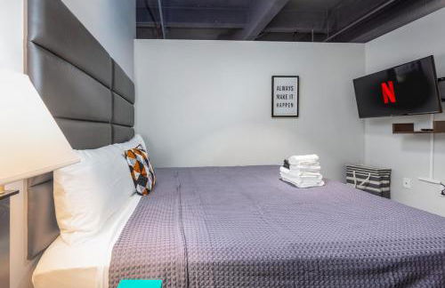 King Bed - Heart of PB - Jaw-Dropping Rooftop and Gym - Foto 21