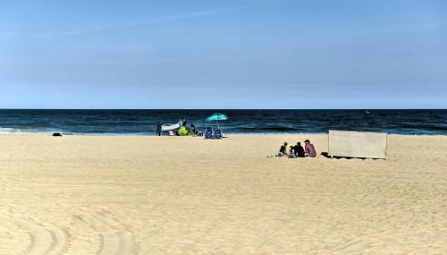 Central and Contemporary NJ Condo Steps to Shore! - Foto 3