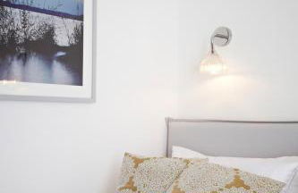 KönigsSCHLAF No2 - Traum in rosa im Herzen von Konstanz - Foto 5