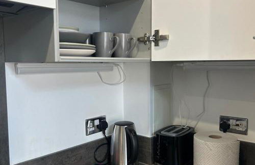 Central 1-Bed Apt for 4 Near Transport & Shops - Foto 16