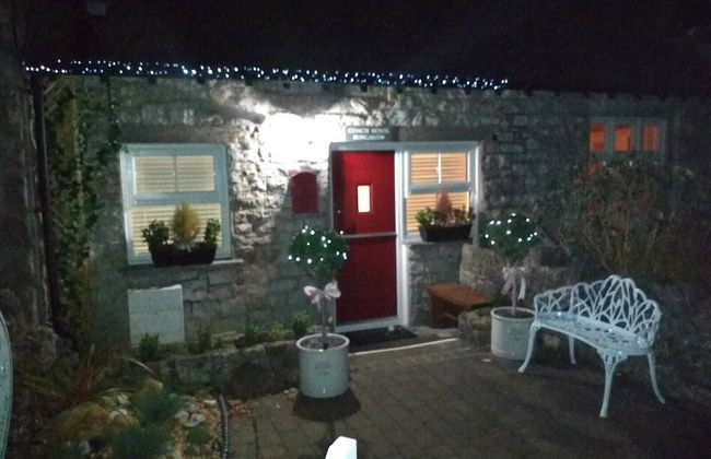 Coach House Bungalow - Photo 9