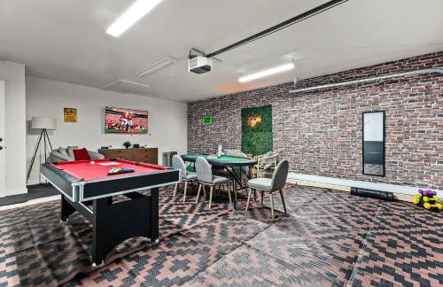 4BR Luxury Stay | 2 Kings | Near DT | Family+Games - Foto 17