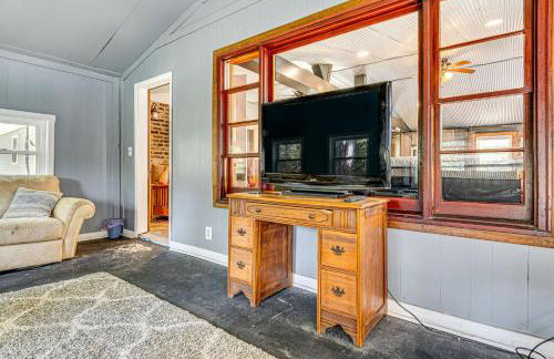 Lake Escape with Hot Tub and Docks in Hope! - Foto 10