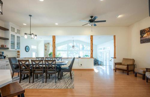 Private Luxury Getaway | Fire Pit | Near Weddings - Photo 15