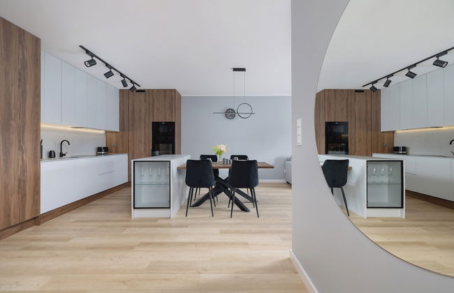 Bright Apartment With Parking by Renters - Photo 6