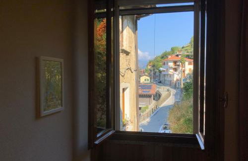 Bellano Cottage - With Private Garden and Garage - Foto 15