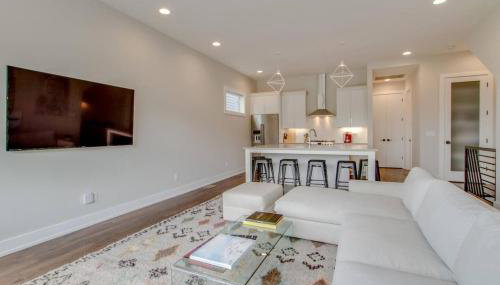 Ultra Large Deck Skyline Views - Photo 5