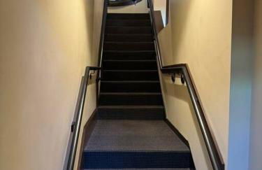 Upscale Industrial Penthouse - Foto 42