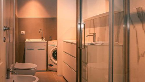 Heart of Piacenza Luxury Apt, 100m Piazza Cavalli - Foto 2, towels, Shower