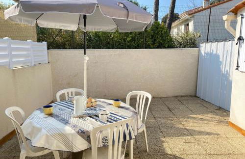 Maison de Vacances Cosy à 800m de la Plage avec Cour Privative et Accès WIFI - FR-1-231-161 - Photo 10